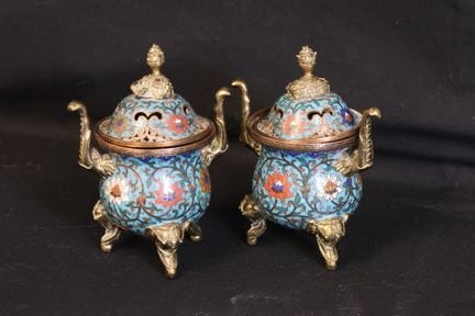 Coppia di bruciatori di profumo in smalto cloisonn