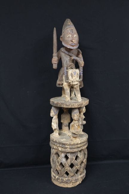 Statua di cavaliere in legno intagliato e policrom