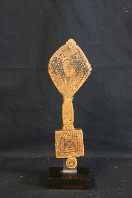 Croce copta (Etiopia) in legno con decorazioni inc