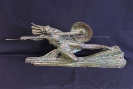 马塞尔·布拉恩（1886—1948）  《女猎人》 青铜，棕色古铜色处理，33 × 94 × 15 