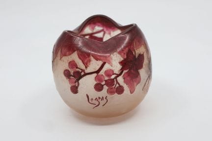 LEGRAS Vaso a forma di sfera con nervature rientra
