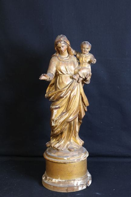 Madonna con Bambino in legno intagliato, stuccato 