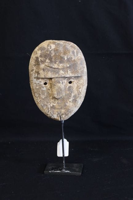 Maschera TIMOR in legno ricoperta di caolino 16 x 