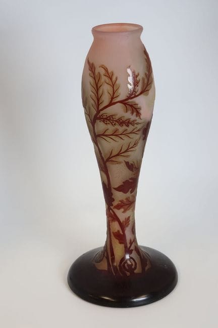 GALLE. Vaso in vetro trattato con acido, con decor