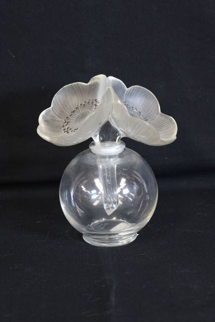 LALIQUE France. Modello "Anémones". Flacone in cri