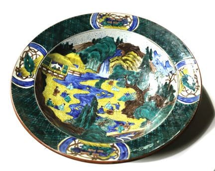 Large Kutani dish with polychrome decoration, depi