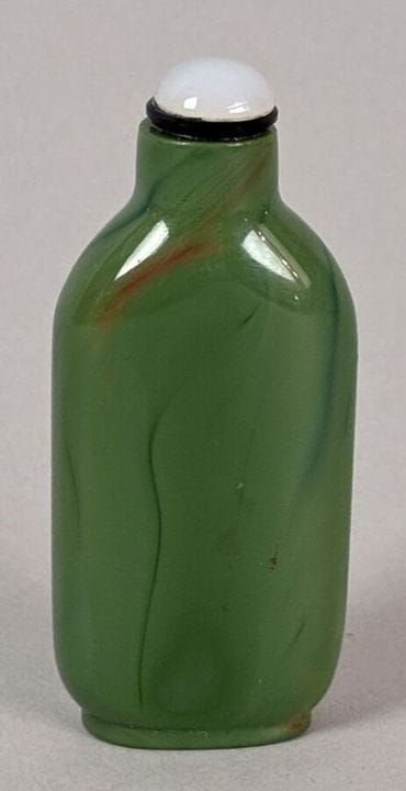 Green glass paste snuff bottle. China, 20th centur