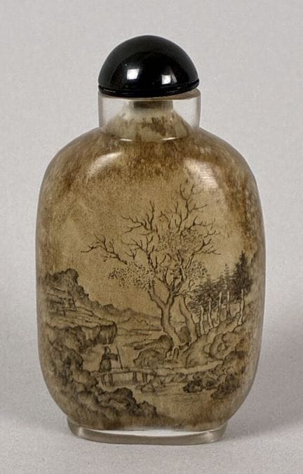 Clear glass snuff bottle painted on the inside wit