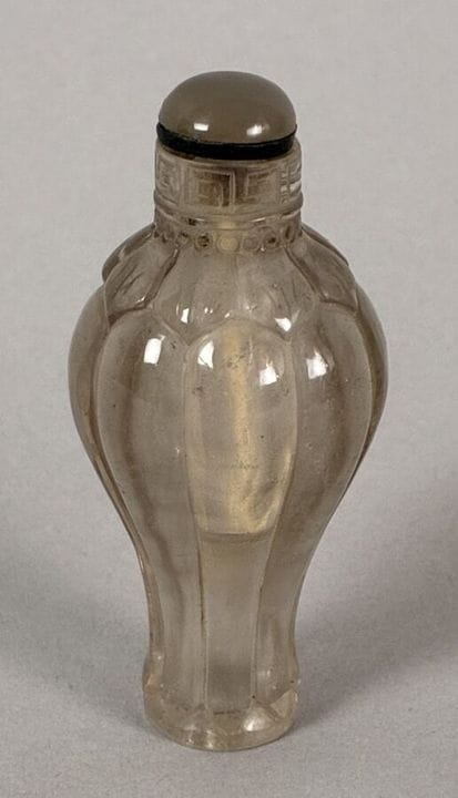 Sculpted snuff bottle made of rock crystal. China,