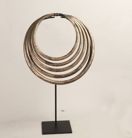 Collar «torque» Miao de metal plateado, compuesto 