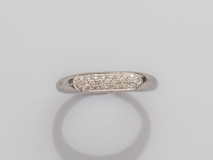 Unisex ring in 750°/°° (18K) white gold, set with 