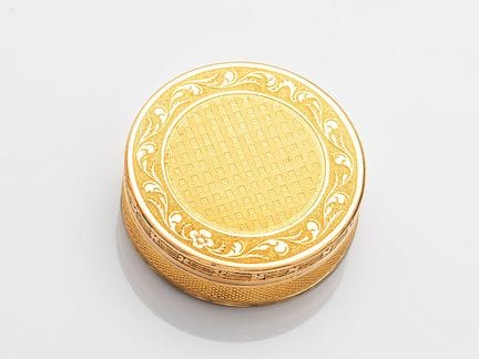 Rare round pill box in 750°/°° (18K) yellow gold, 