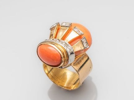 Skulpturaler Ring aus 750°/°° (18 K) Zweifarbgold,