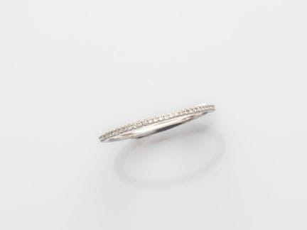 Delicate 750°/°° (18K) white gold wedding band, se