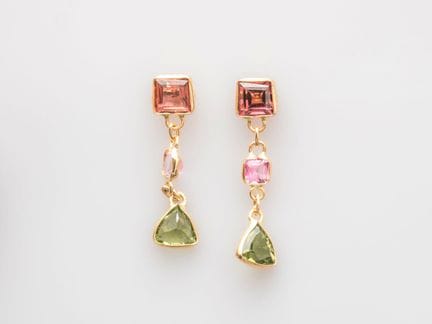 Ein Paar Ohrringe aus 750°/°° (18 K) Gelbgold, bes