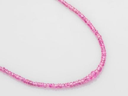Halskette aus facettierten rosa Saphiren mit einem