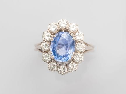 Ring aus 750°/°° (18 K) Weißgold, besetzt mit eine