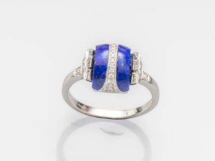 A domed ring in 750°/°° (18K) white gold, set with