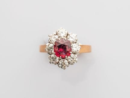 Margeritenring aus 750°/°° (18 K) Zweifarbgold, in