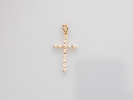 Croix en or jaune 750°/°°(18K), sertie de diamants