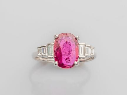 Ring aus 750°/°° (18 K) Weißgold, besetzt mit eine