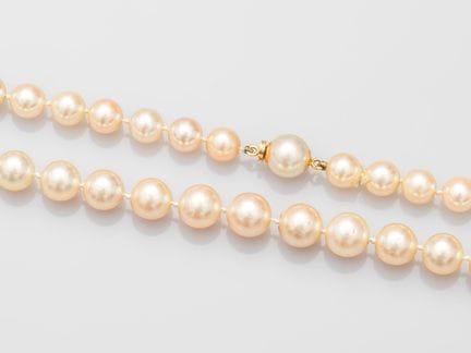 Collier de perles de culture Akoya en légère chute