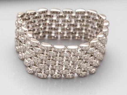 Seltenes Manschettenarmband aus 7500°/°°-Weißgold 