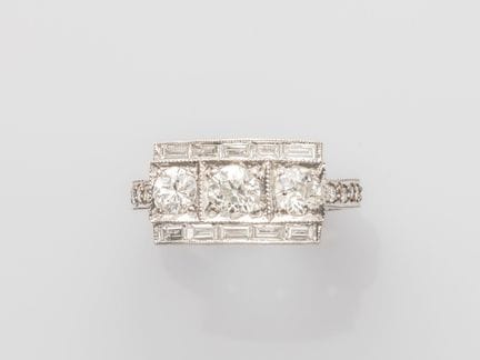 Rechteckiger Bandring aus 750°/°° (18 K) Weißgold,
