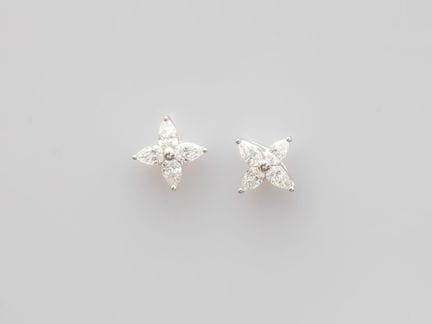 Pair of 750°/°° (18K) white gold clover-shaped ear
