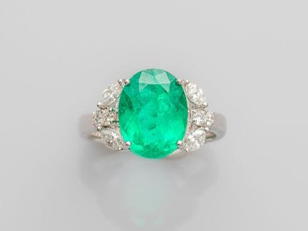 Ring aus 750°/°° (18 K) Weißgold, besetzt mit eine