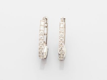Ein Paar ovale Creolen aus 750°/°° (18 K) Weißgold