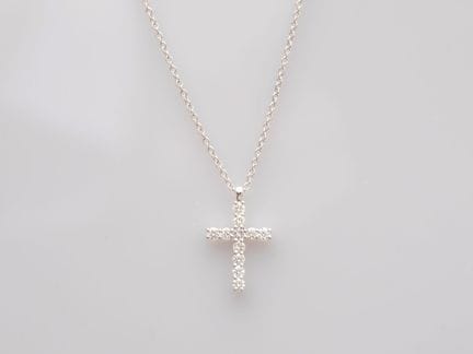 Collier en or gris 750°/°°(18K), à fine maille jas
