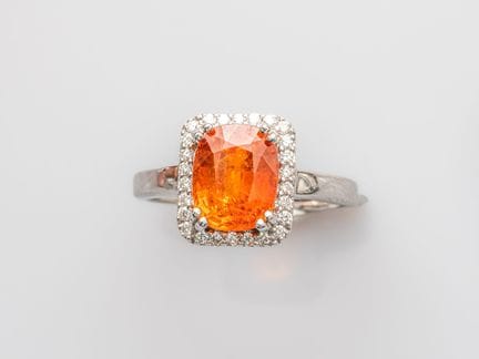 Rechteckiger Ring aus 750°/°° (18 K) Weißgold, bes
