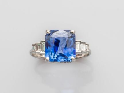 Ring aus 750°/°° (18 K) Weißgold, besetzt mit eine