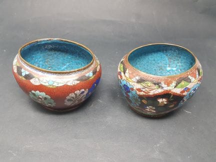 Due piccole fioriere in bronzo cloisonné smaltato 