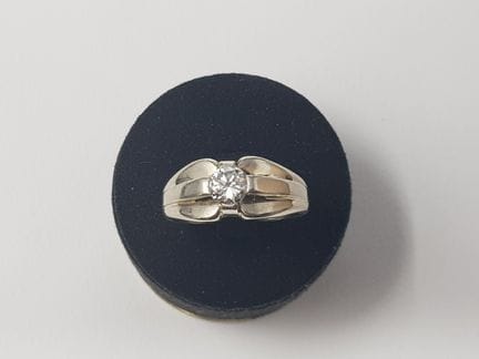 Anello a mezzo giro in platino e oro bianco 750e, 
