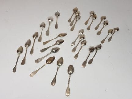 Twenty-six mismatched silver teaspoons—Minerva hal
