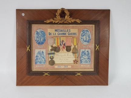 Commemorative frame belonging to Léon MUZART of th