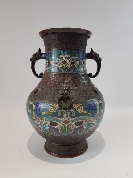 Grande bronzo dell'epoca Meiji con smalti a cloiso