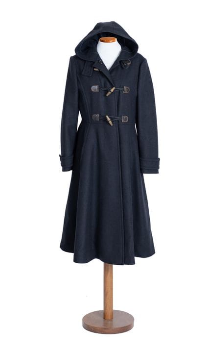 *PRADA 
Duffle coat svasato in lana nero con cappu