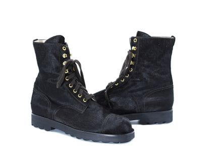 *CHANEL 
Stivaletti stringati in pelle di vitello 