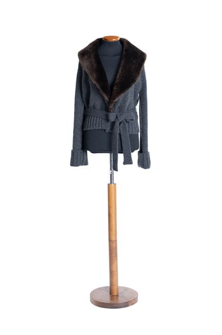 *HERMÈS 
Cardigan in cashmere grigio scuro con cin