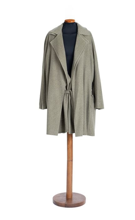 *HERMÈS 
Cappotto avvolgente in cashmere color sal