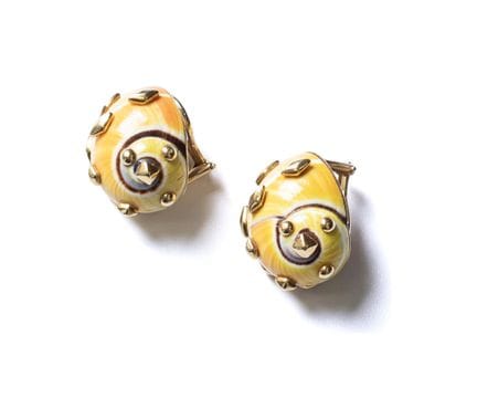 TRIANON PER VILLA
Pair of gold shell clip earrings