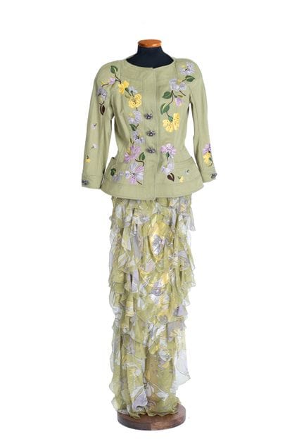 *CHRISTIAN DIOR 
Boutique. Completo verde oliva co