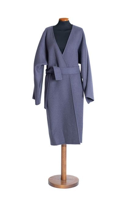 *BOTTEGA VENETA
Cappotto in cashmere con scollo a 