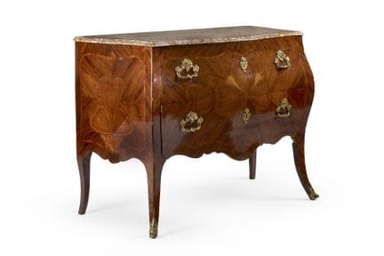 Bombé commode, veneered in bois de violette and ro