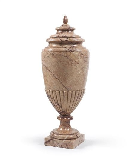 * Grand vase en marbre de Portasanta de forme ovoï