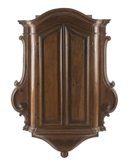 Armoire suspendue en noyer, marquetée, avec deux p