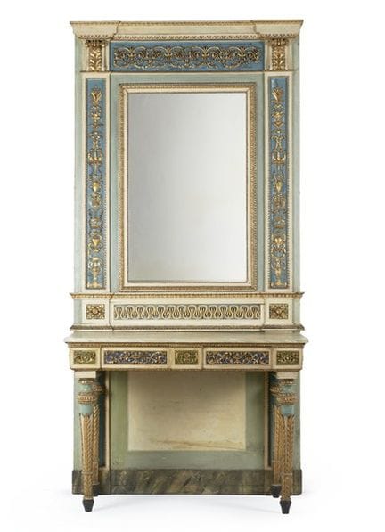 Une console en bois sculpté, laqué et doré, accomp